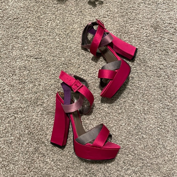 Qupid Shoes - Satin chunky heel platforms